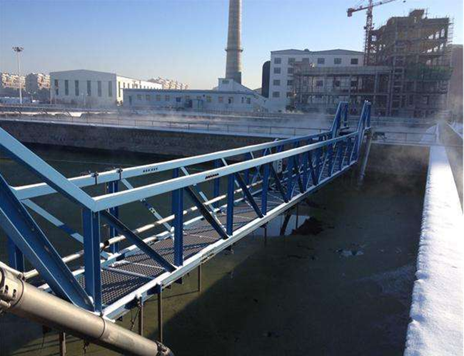 行車(chē)式刮吸泥機(jī)